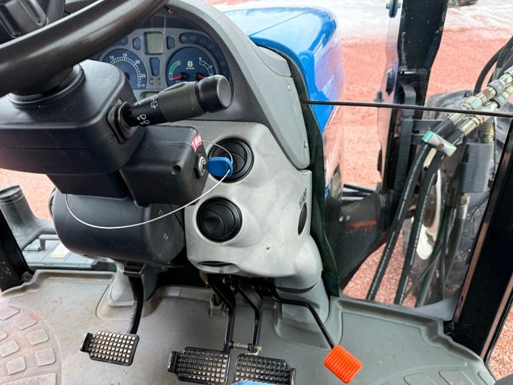 new-holland-ts115a-image-61