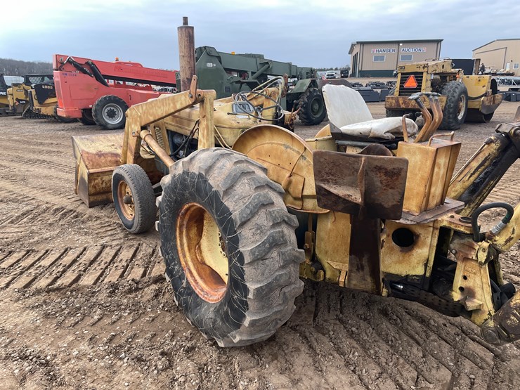 #1035-•-ford-backhoe-image-2