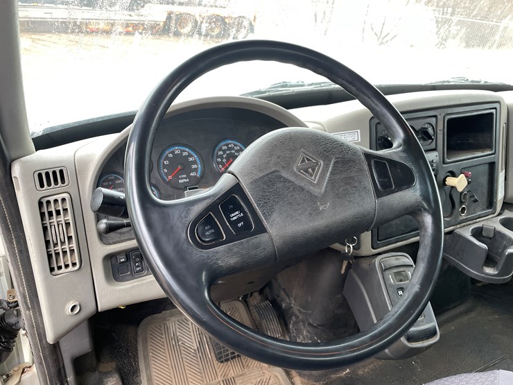 #1037-•-2009-international-navistar-fuel-truck-(has-mn-title)-image-66