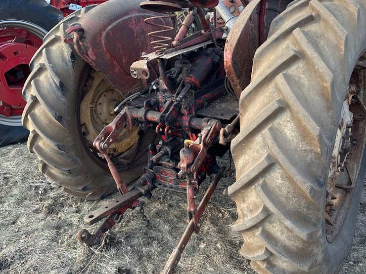 massey-ferguson-444-image-11