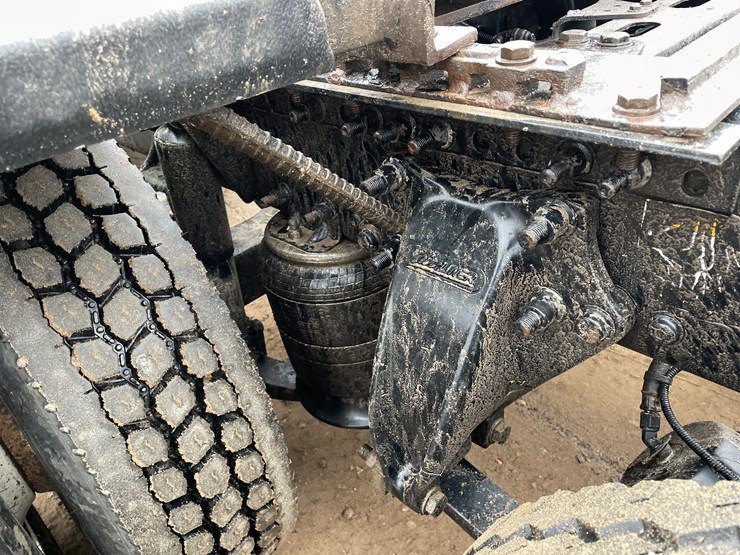 #1482-•-2009-freightliner-truck-tractor-(has-mn-title)-image-12