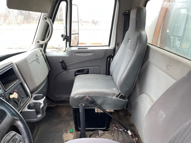 #1037-•-2009-international-navistar-fuel-truck-(has-mn-title)-image-62