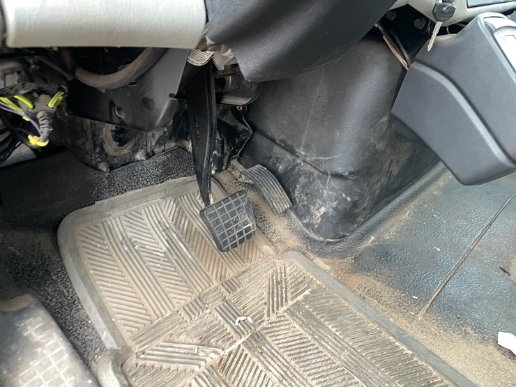 #1037-•-2009-international-navistar-fuel-truck-(has-mn-title)-image-70