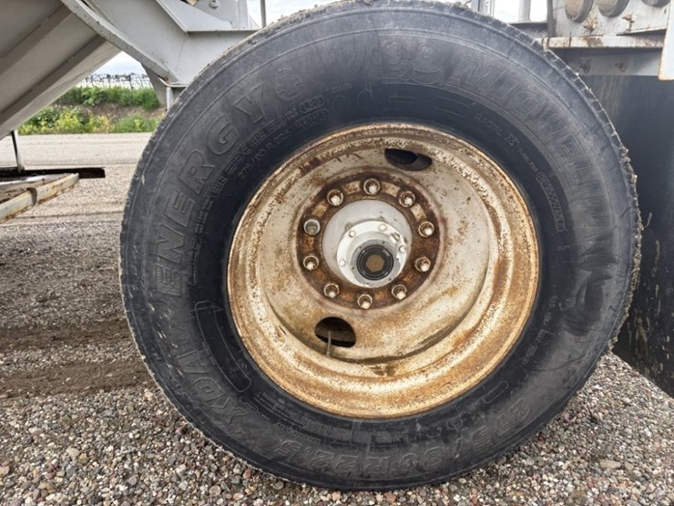 1974-titan-trailer-image-14