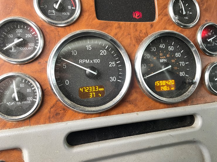 2007-peterbilt-379-image-40