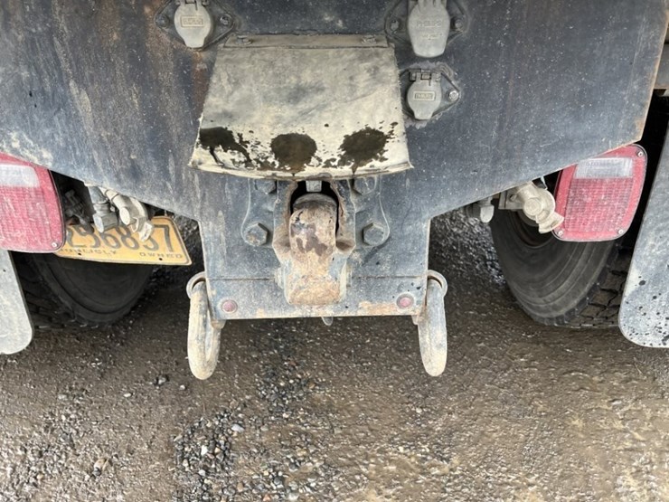 2013-international-7500-s/a-dump-truck-image-20