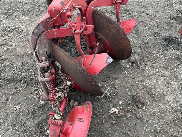 1pt-fast-hitch-2-bottom-disc-plow-(hess)-image-4