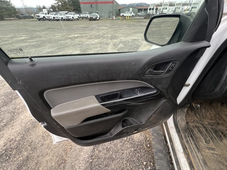 2016-chevrolet-colorado-image-33