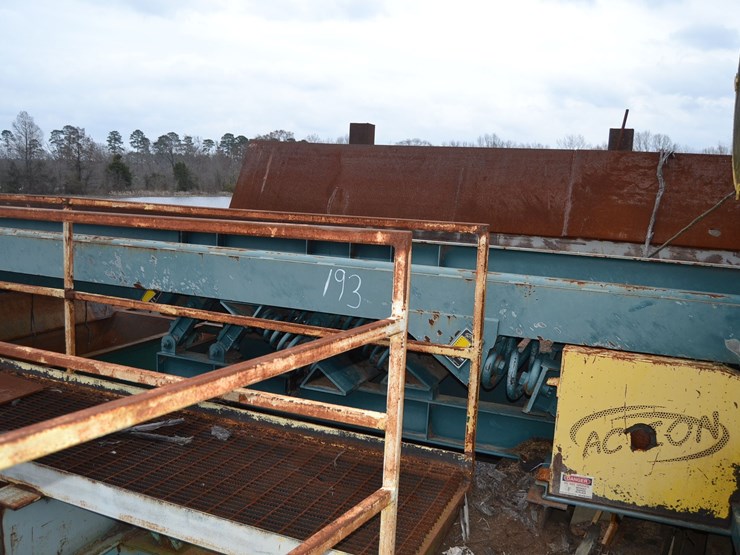 action-48"x38'-balanced-vibrating-conveyor-w/-mdi-metal-detector-w/-drive-image-1