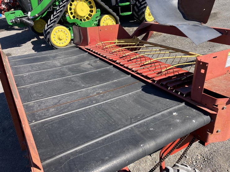 new-holland-166-image-3