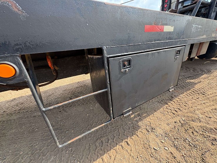 2007-mack-granite-cv713-image-36