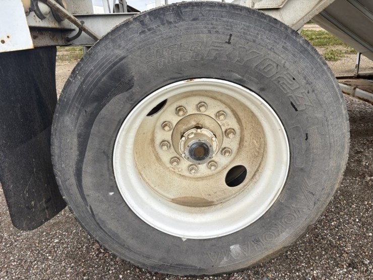 1974-titan-trailer-image-12