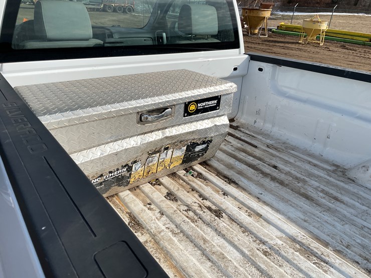 #1474-•-2014-chevy-silverado-pickup-truck-(has-mn-title)-image-31