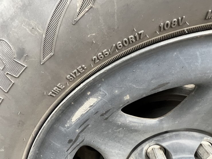 2015-chevrolet-tahoe-image-19