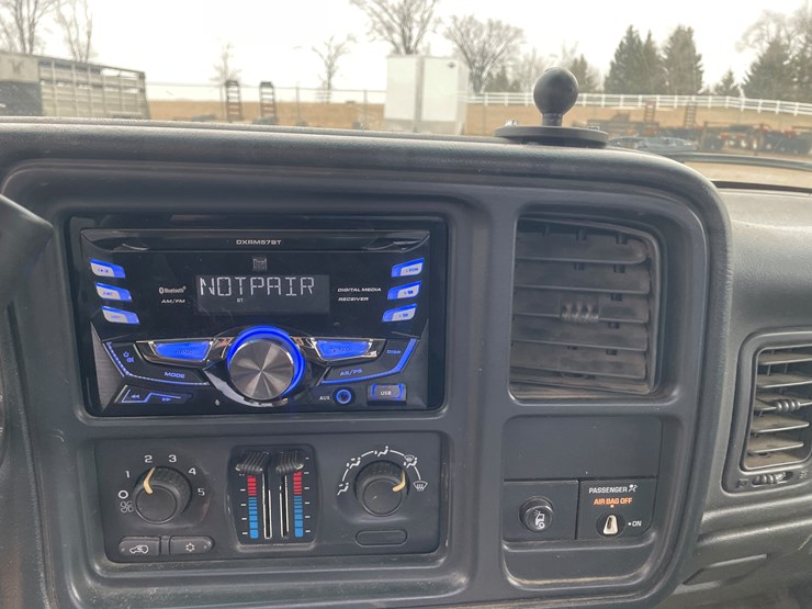 2003-chevrolet-silverado-2500hd-image-22