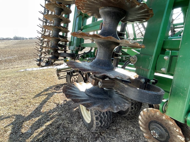 great-plains-2400tm-image-42