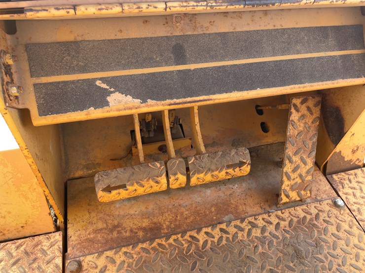 1990-case-850g-image-23