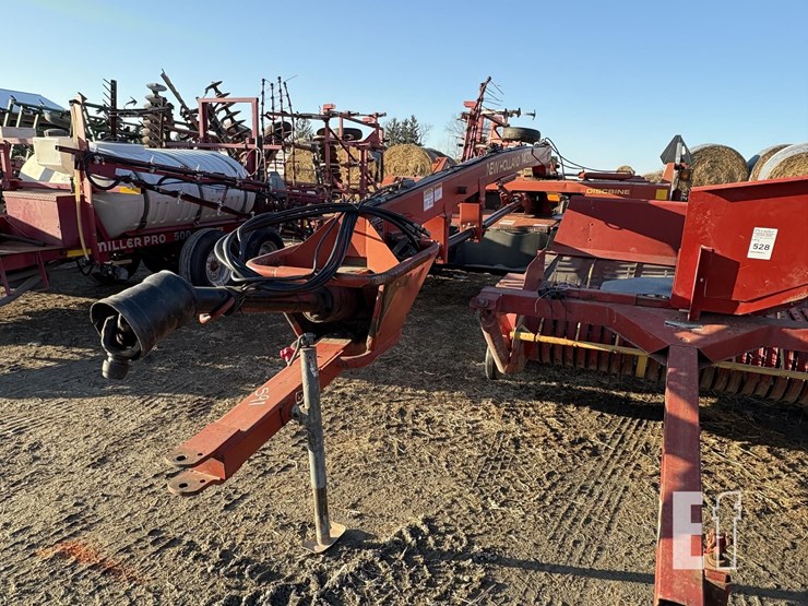 new-holland-1431-image-3