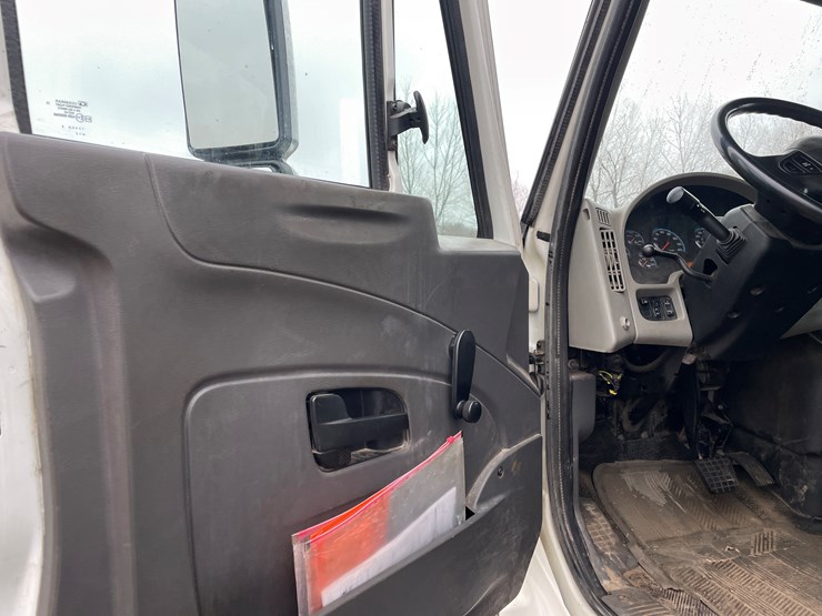 #1037-•-2009-international-navistar-fuel-truck-(has-mn-title)-image-60