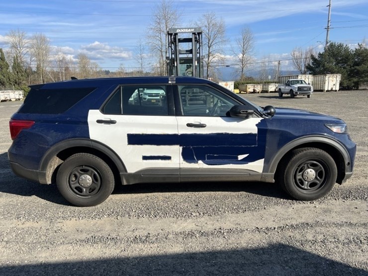 2020-ford-explorer-image-3