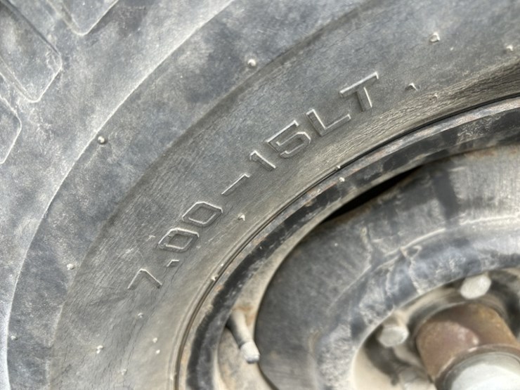 john-deere-208-image-10