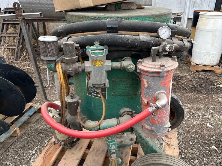 clemco-portable-sand-blaster-(wf)-image-2