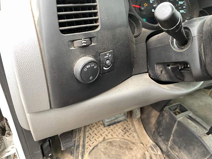 #1476-•-2012-chevy-silverado-pickup-truck-(has-mn-title)-image-37