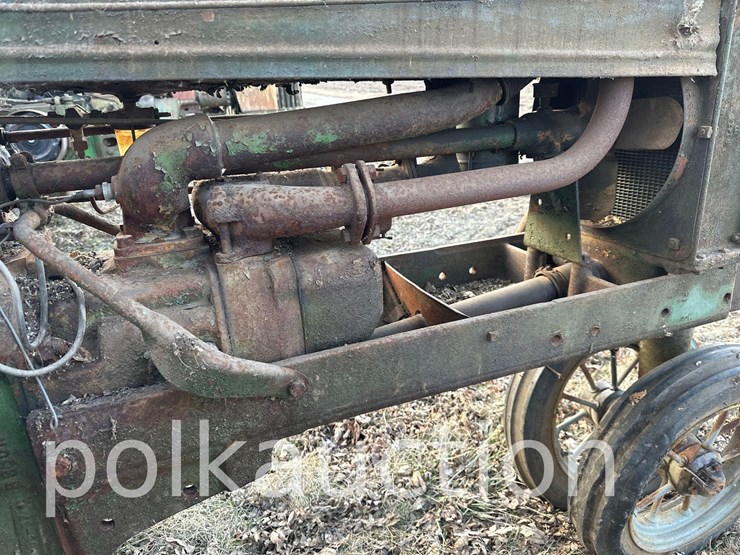 john-deere-b-image-4