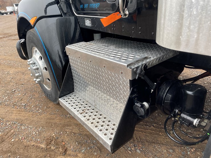 2022-kenworth-t370-image-27