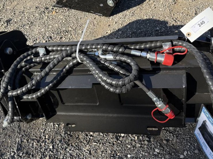 #240-•-mini-skid-steer-4-in-1-bucket-image-3