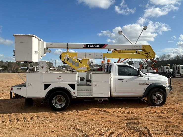 2013-dodge-ram-5500hd-image-4