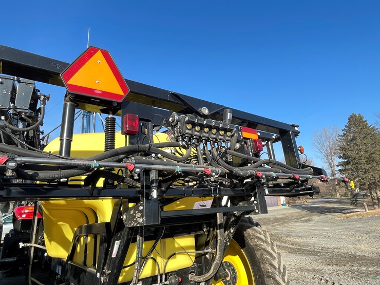 #106-•-fast-9613ft-pull-behind-sprayer-(one-owner)-image-33