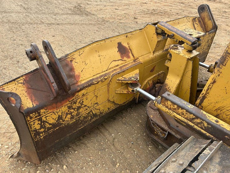 caterpillar-d4g-lgp-image-11