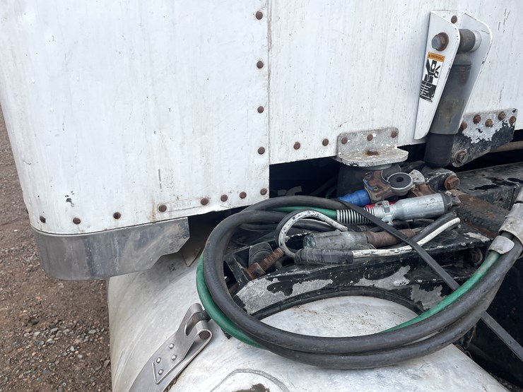 2007-peterbilt-379-image-11