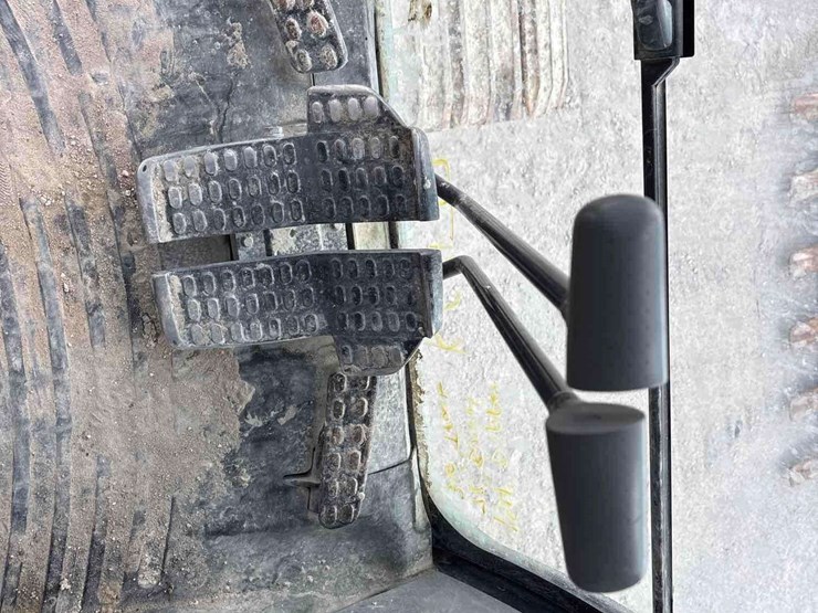 2020-deere-470g-lc-image-28