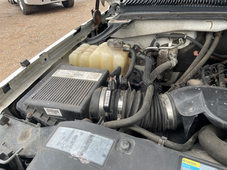 2003-chevrolet-silverado-2500hd-image-14