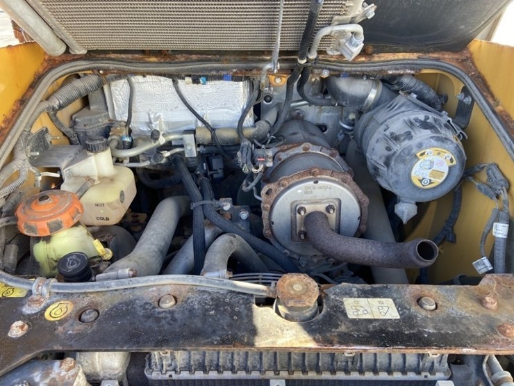 2023-deere-317g-image-32