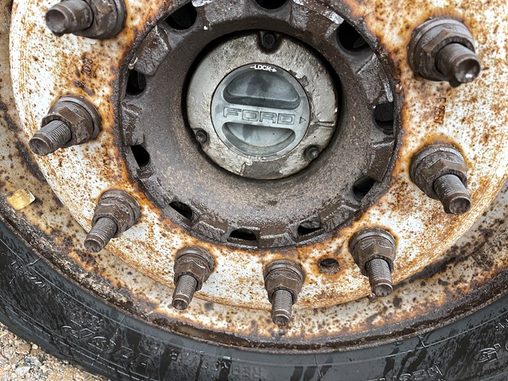 2013-ford-f550-image-37