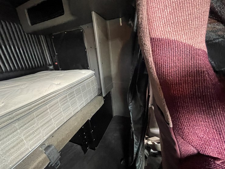 2012-kenworth-t660-image-49