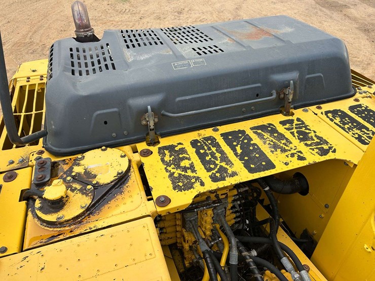 2015-komatsu-pc210-lc-10-image-44