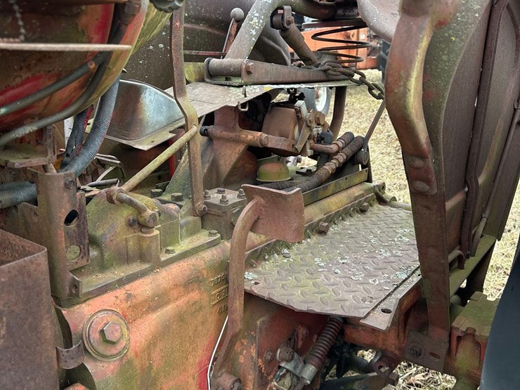 massey-ferguson-444-image-8