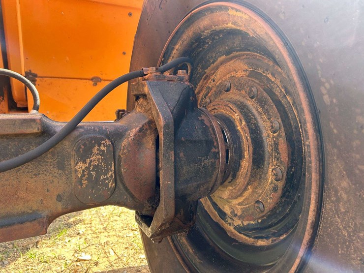 lull-644b-37-image-43