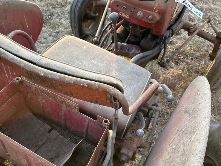 case-ih-350-image-10