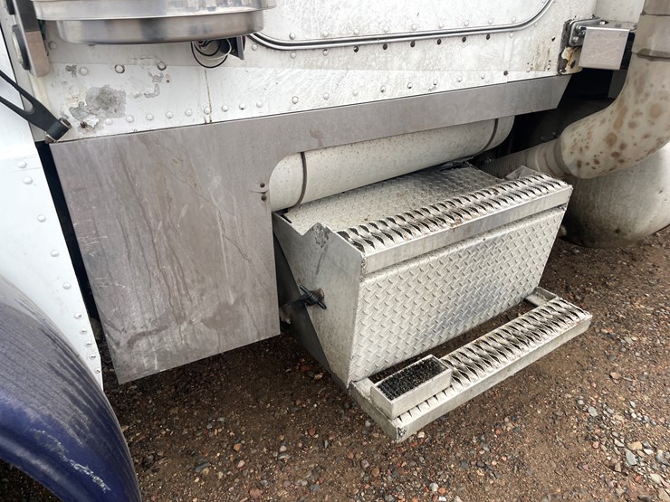 2007-peterbilt-379-image-6