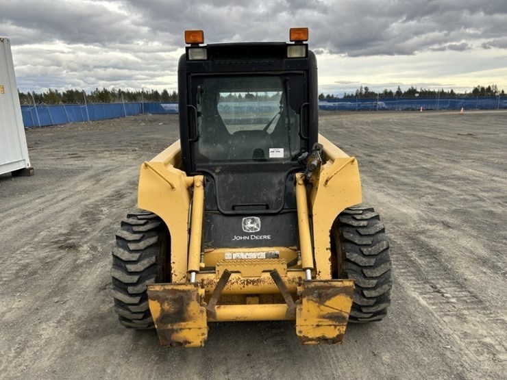 2005-john-deere-320-image-8