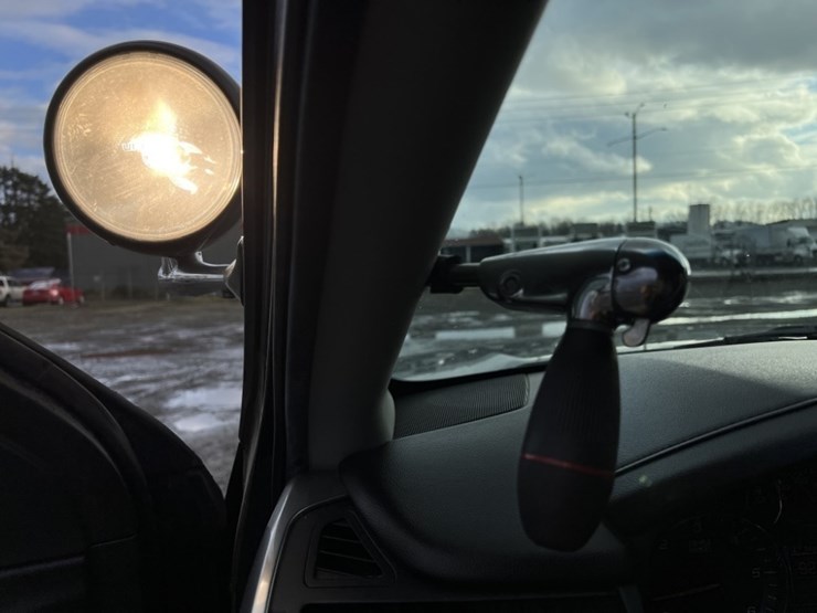 2018-chevrolet-tahoe-image-32