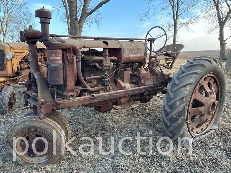 farmall-f-series-(no-tag)-(hess)-image-1