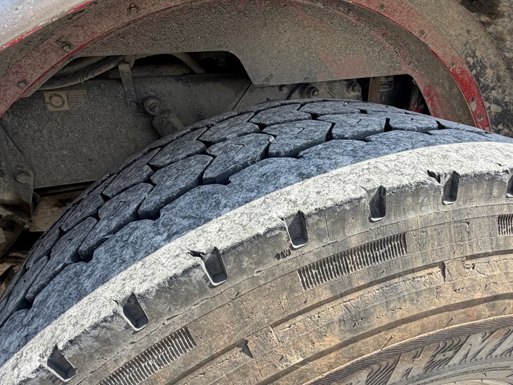 2004-peterbilt-379-image-16