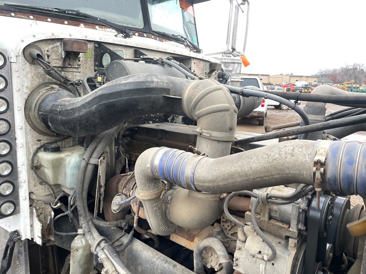 2007-peterbilt-379-image-32