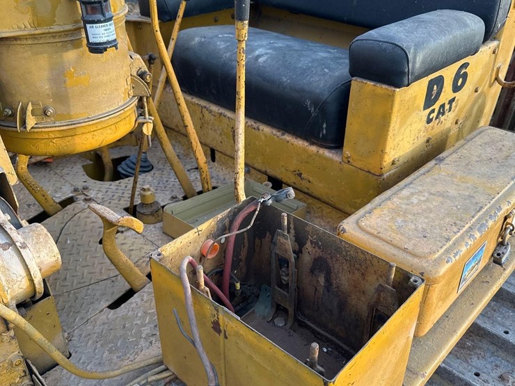 caterpillar-d6-image-21